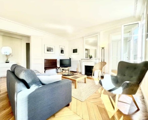 46 Rue Louise-Émilie de la Tour d'Auvergne1