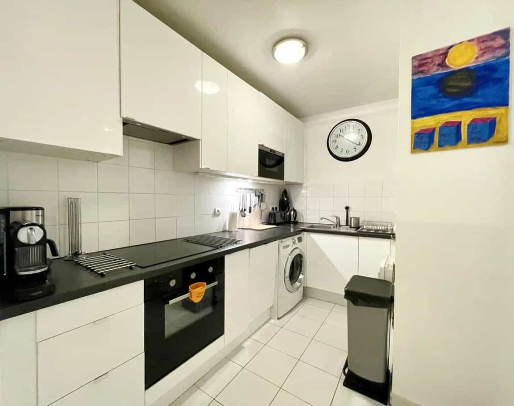 9 Rue Pierre Demours10