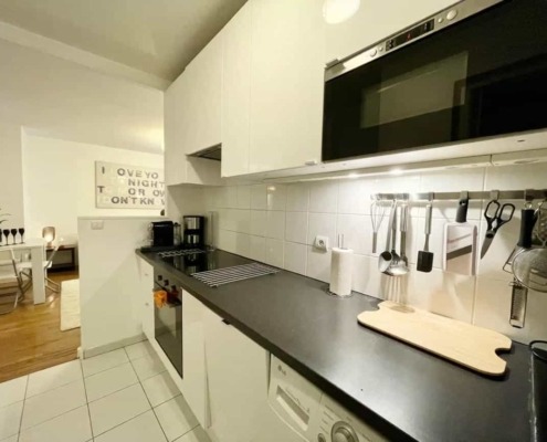 9 Rue Pierre Demours11