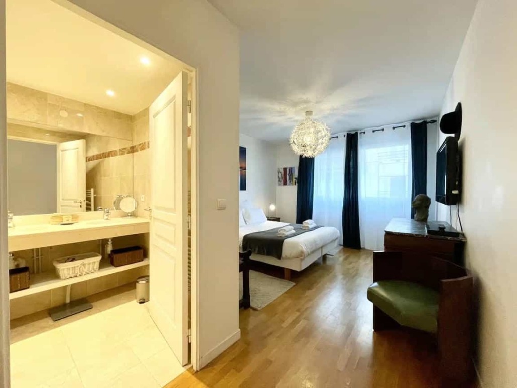 9 Rue Pierre Demours18