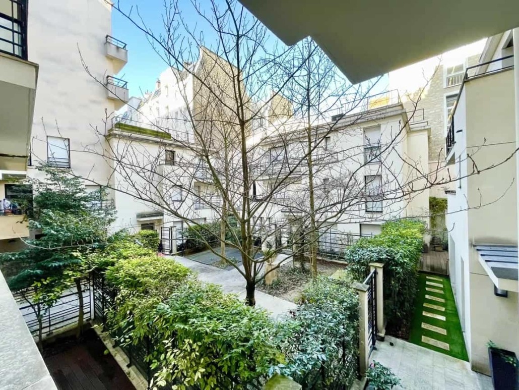 9 Rue Pierre Demours4