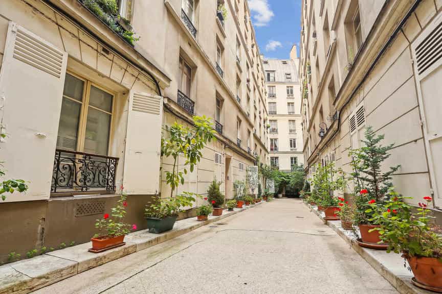 Boulevard de Rochechouart12